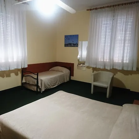 Hotel Giappone Parking Livorno