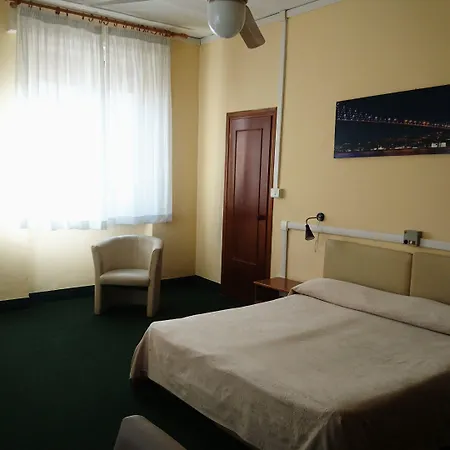 Hotel Giappone Parking 3*