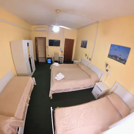 Hotel Giappone Parking 3*